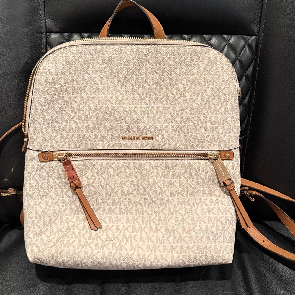 Michael Kors Rhea Vanilla Monogram Backpack EUC $498 Retail
